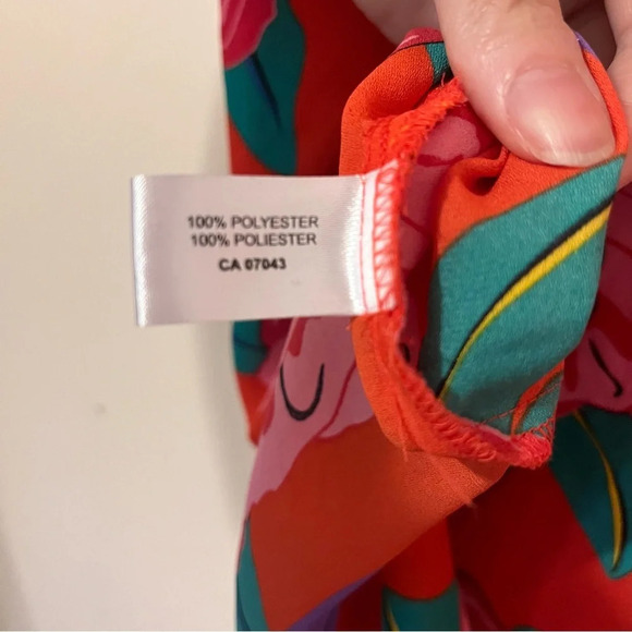 Vibrant Floral Sleeveless  Blouse - Picture 4 of 4